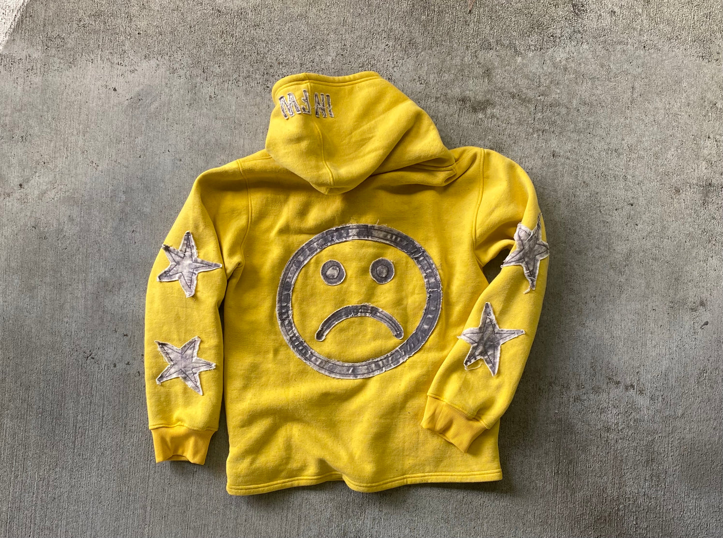 YELLOW MOODY HOODIE